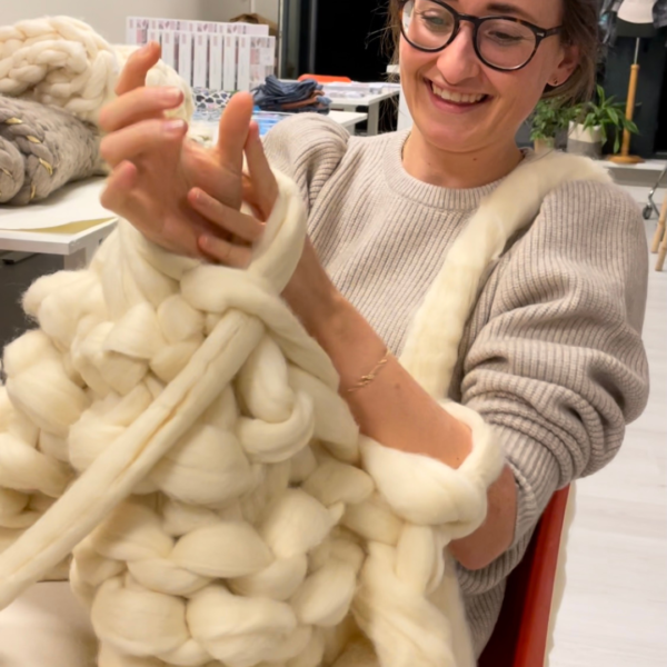 Lontwol deken breien in ivory met onze workshop.