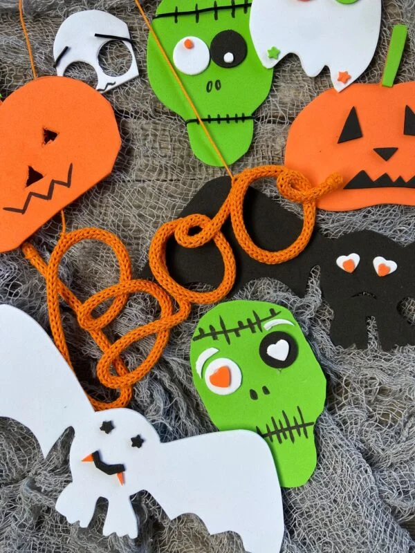Halloween magneten gemaakt van foam door tante Knotje.