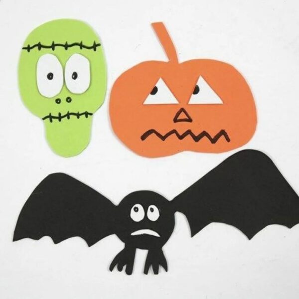 Voorbeelden van de Halloween monsters die gemaakt kunnen worden met de magneet foams uit het kids knutsel pakket.