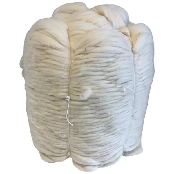 Bump met 10 kilo Ivory lontwol.