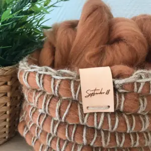 Detail mandje haken met lontwol.