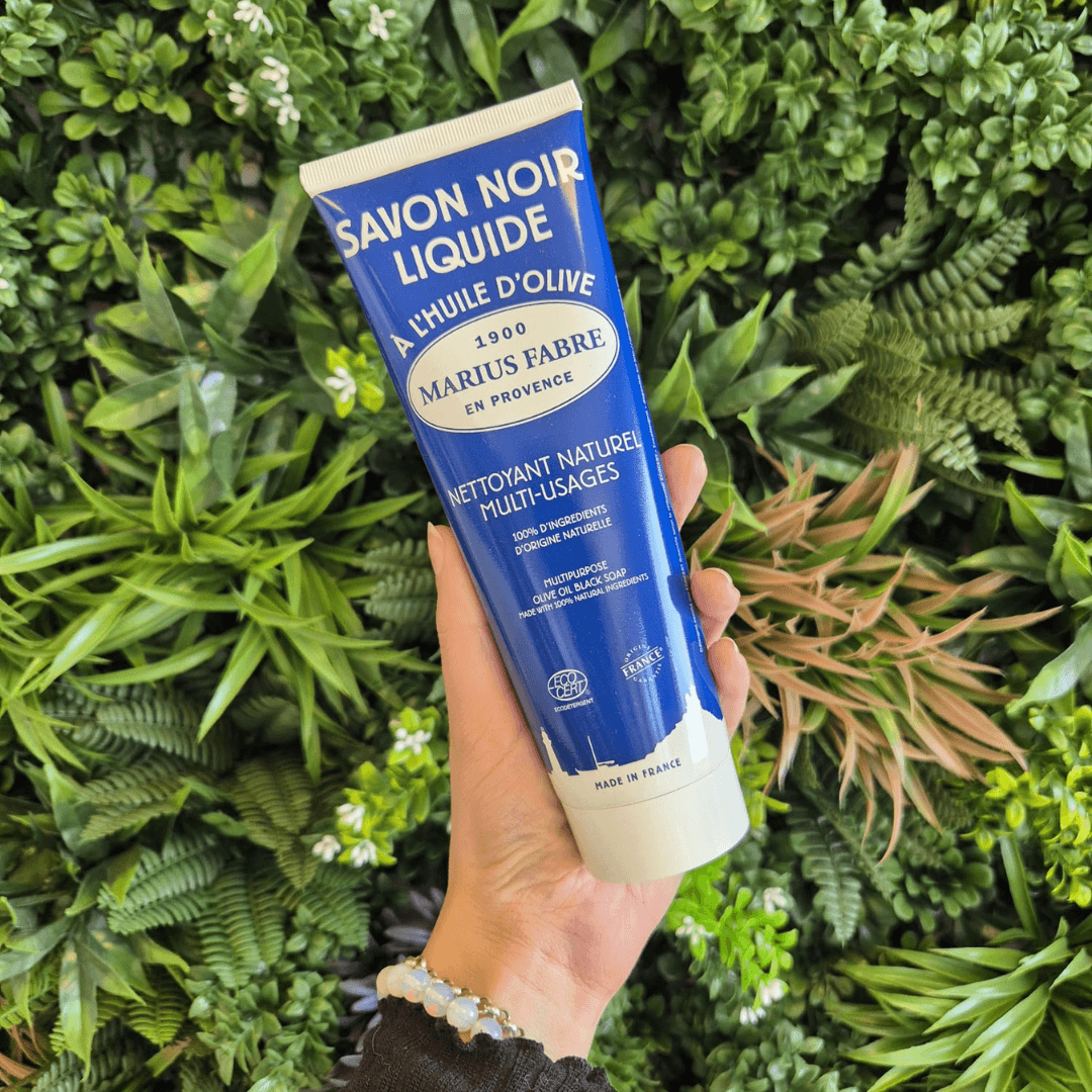 Tube olijfzeep van Savon de Marseille 250 ml vloeibaar.