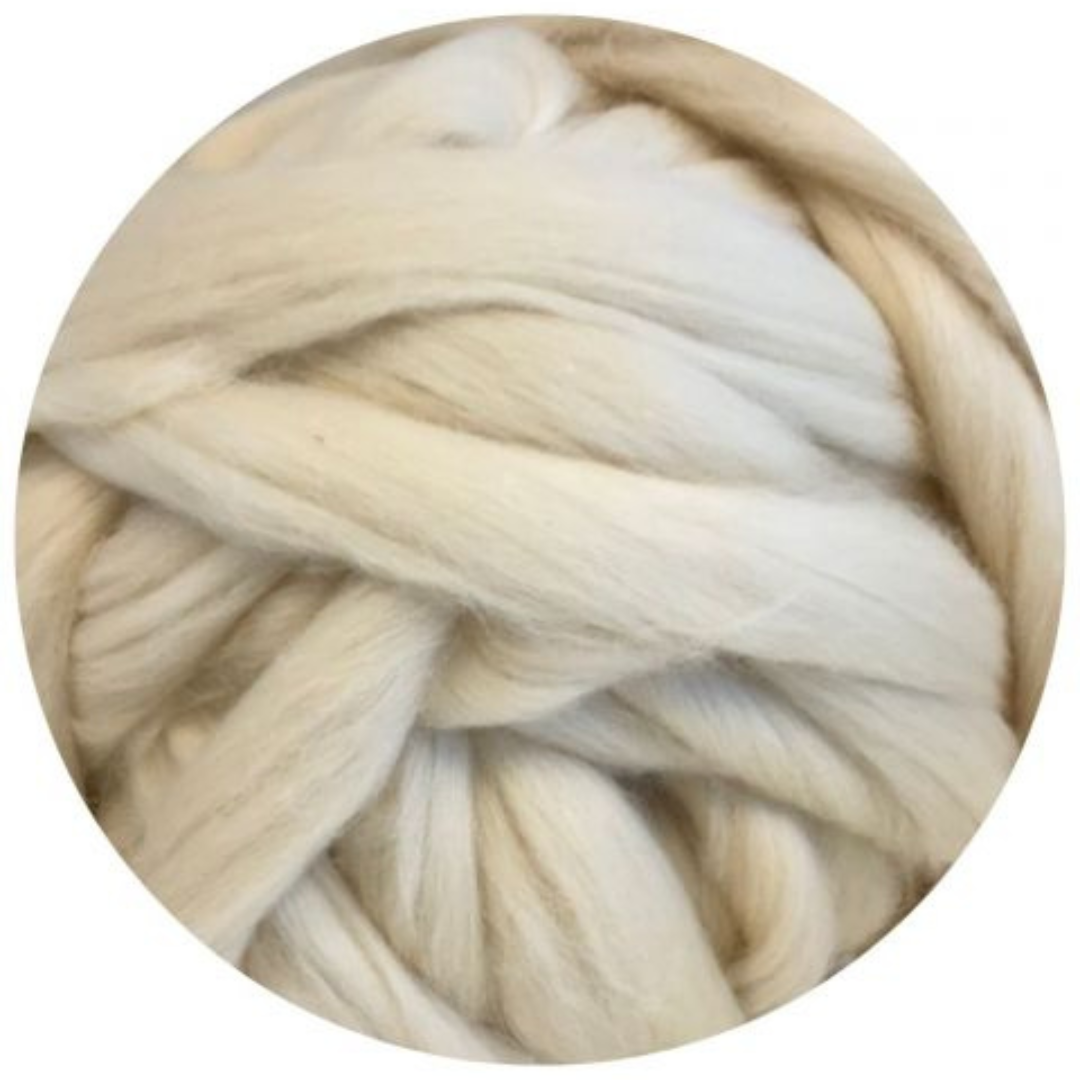 Lontwol in Ivory - natuurlijke ongeverfde Zuid Duitse Merino wol.