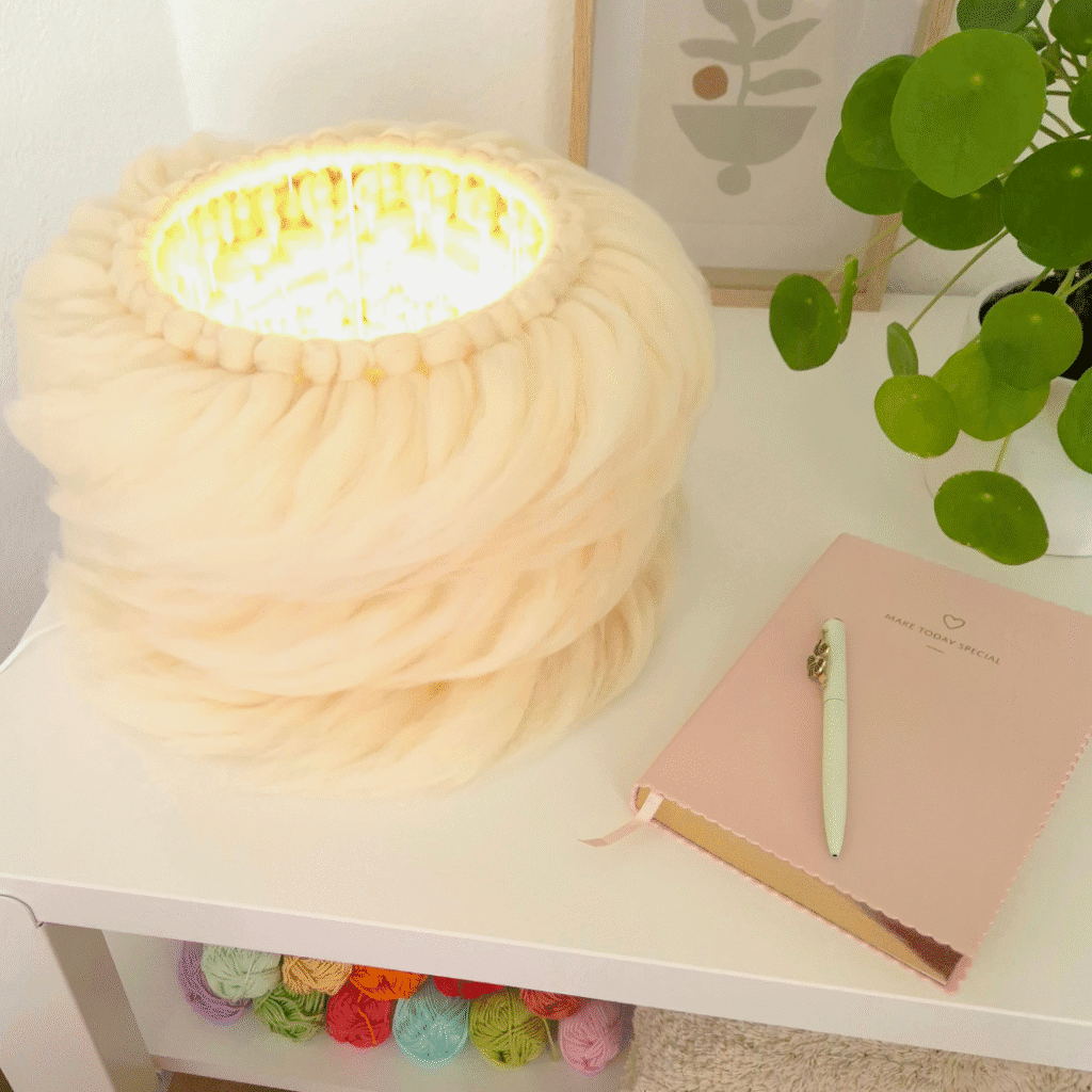 Lampenkap van lontwol origineel in Ivory.