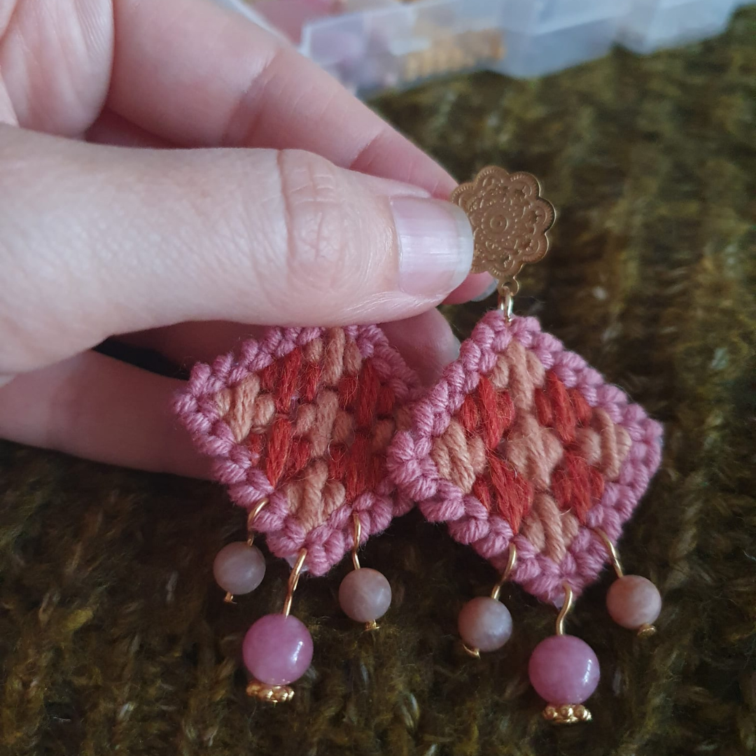 oorbellen borduren met cosy fine durable garen door gelukjes van maris