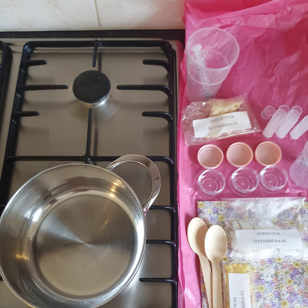 Ingrediënten voor de lippenbalsem om zelf te maken.