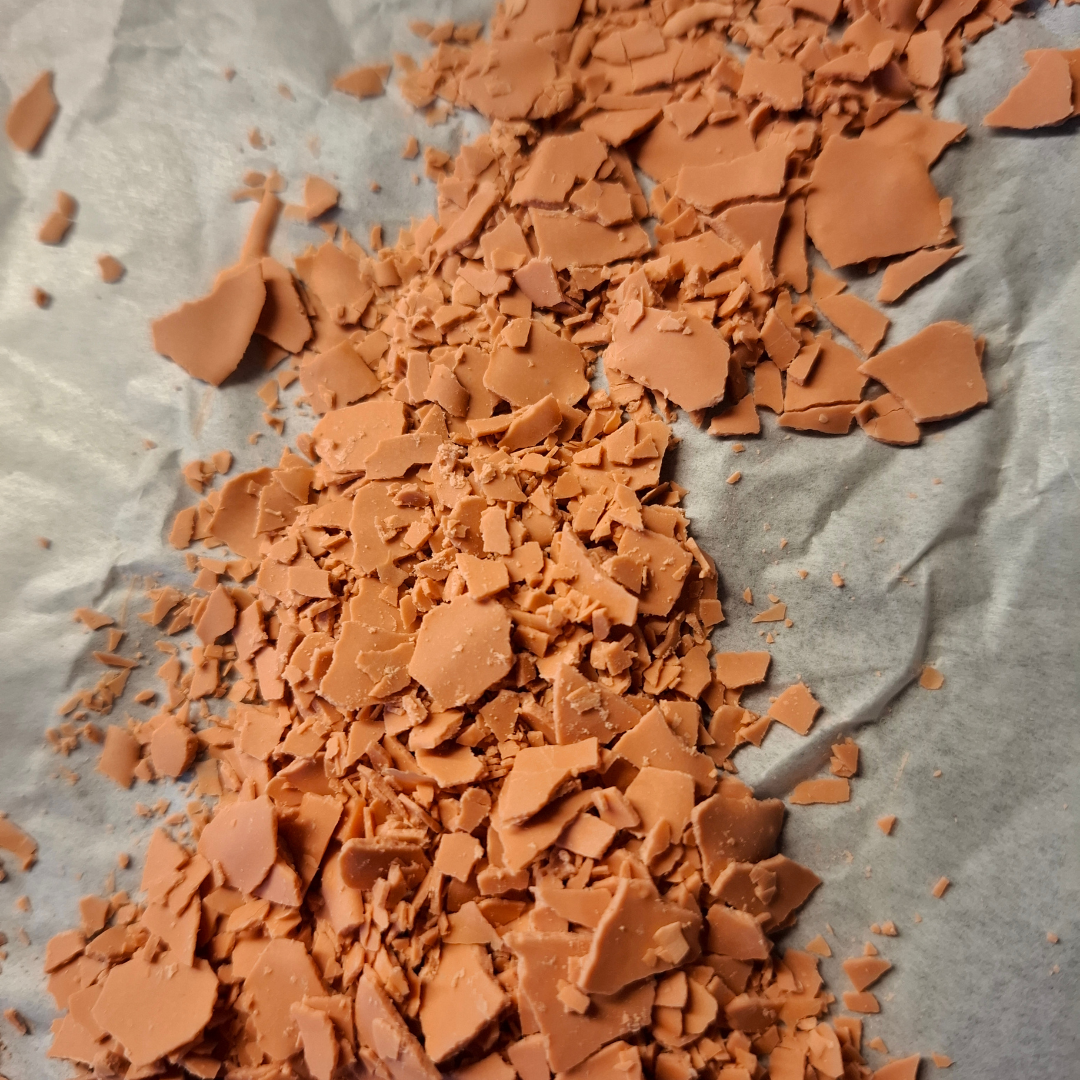 Maak terrazzo flakes van Jesmonite.